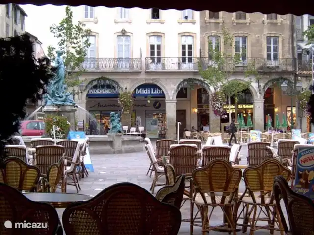 Meerdere terrasjes vind je rond het marktplein van Limoux (waar elke vrijdagochten markt wordt gehouden)